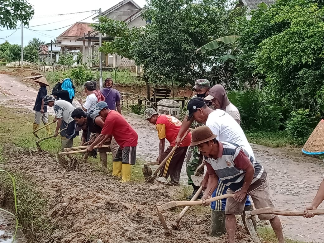 Pemdes Panca Warna Laksanakan Program Padat Karya Tunai Desa